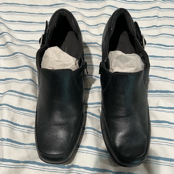 Clarks Bendables Side Zip Slip On Leather Shoes, Sz 10M - Picture 2 of 3